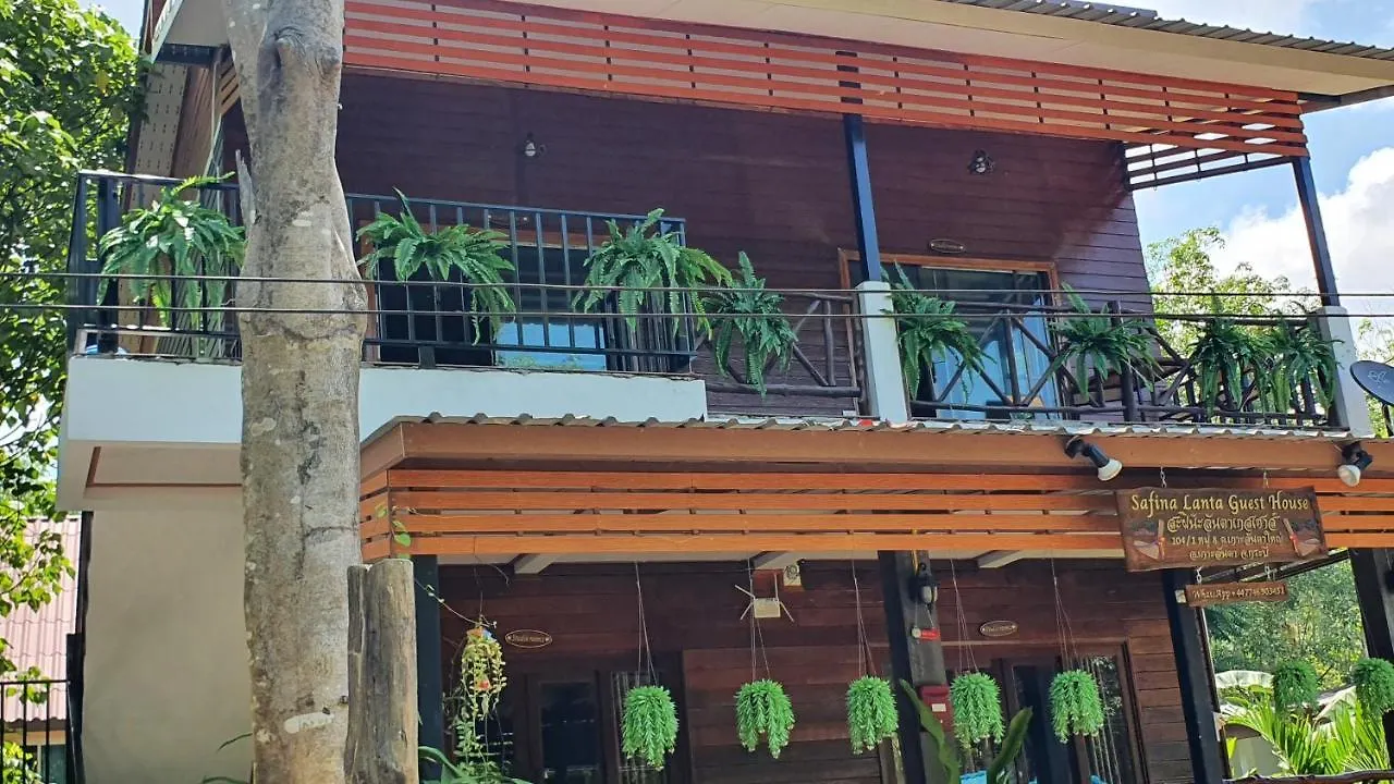 Safina Pool Villa 란타섬 아파트