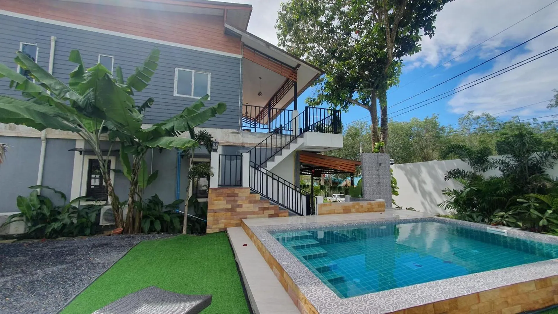 Safina Pool Villa Ko Lanta Apartmán